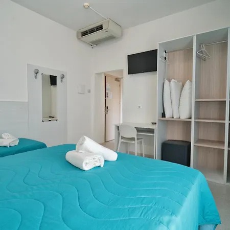 Hotel Ideal Sottomarina-3