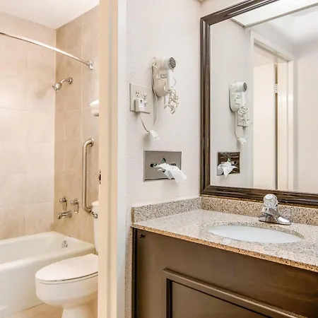 Quality Inn Suwanee I-85-2