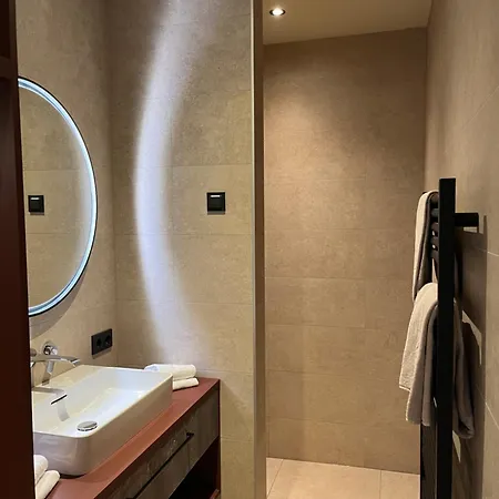 PEOPLE'S Hotel-3