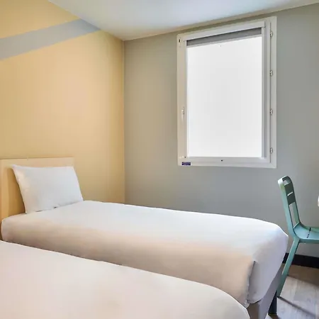 ibis budget Saint-Maurice-2