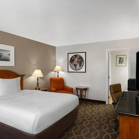 Ramada Bayside Inn & Suites Eureka-2