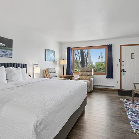 Parkside Inn-3