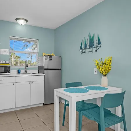Latitude 26 Waterfront Boutique Resort - Bonita Springs-2