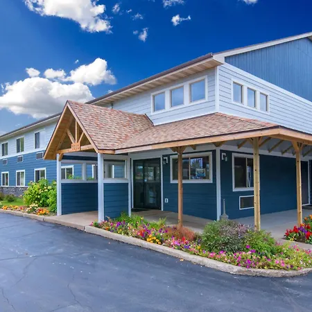 Northwoods Inn And Suites-3