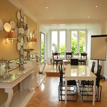 Boutique Hotel Sir & Lady Astor - The Charming City Hotels-2