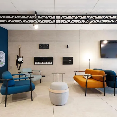 ibis Styles Nancy Centre Gare-2