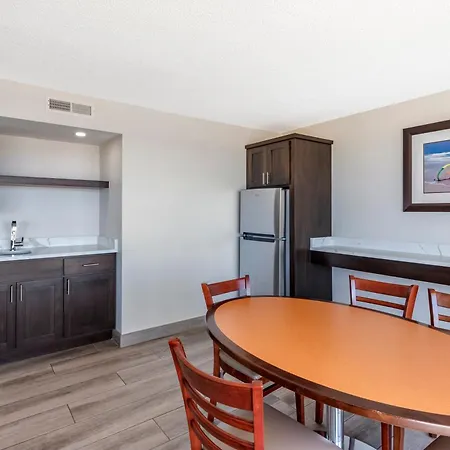Coastal Hotel & Suites Virginia Beach - Oceanfront-3