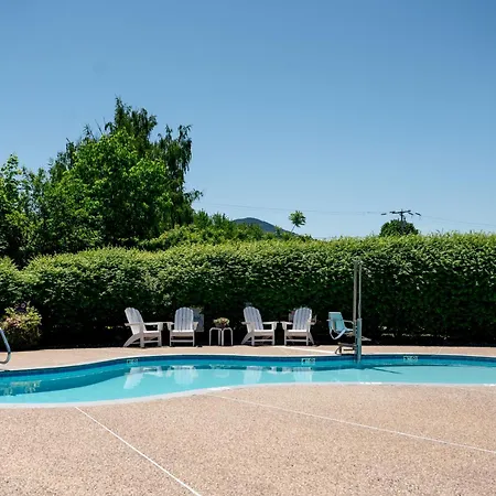 Fireside Inn & Suites Gilford-2