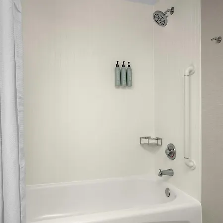 Courtyard By Marriott Carolina Beach Oceanfront-3