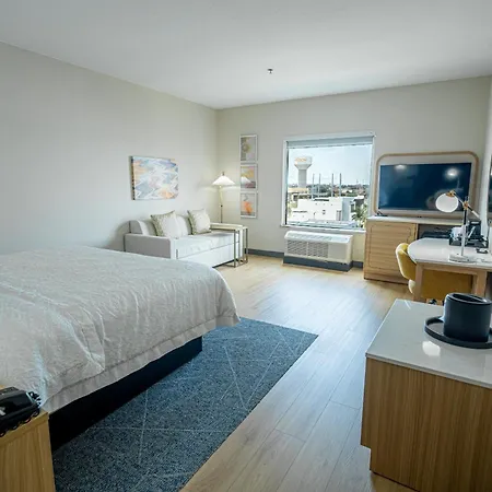 Hampton Inn & Suites Mission-3