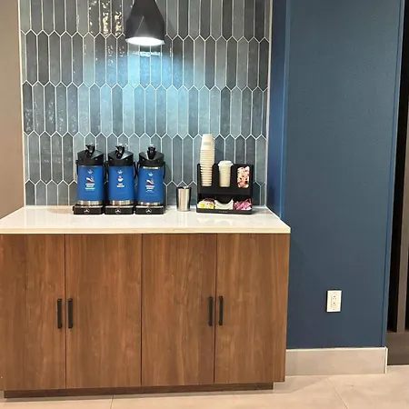 La Quinta Inn & Suites By Wyndham Duluth-Atlanta-2
