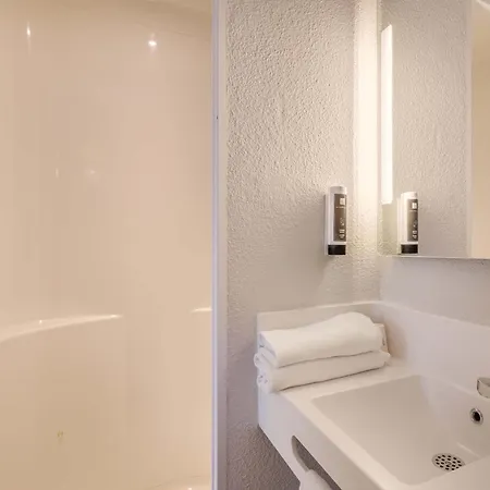 B&B Hotel Antibes Sophia Antipolis-2