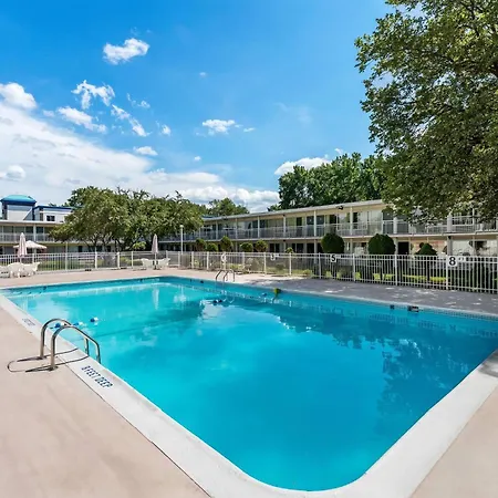 Howard Johnson By Wyndham Albany-2