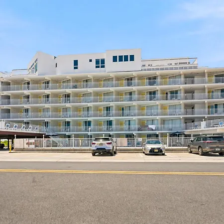 Nassau Inn Beachfront-3