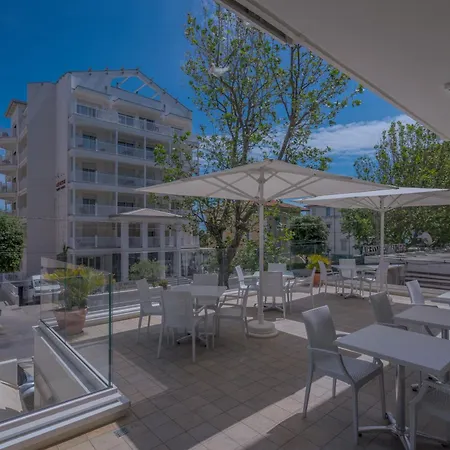 Hotel Constellation-3