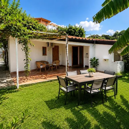 Ninfa Sul Mare Apartments - Piscina con Area Relax e Parcheggio Gratuito-2