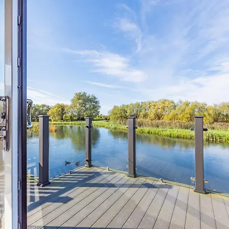 Waterside Hambleton Lakeside Lodges-2