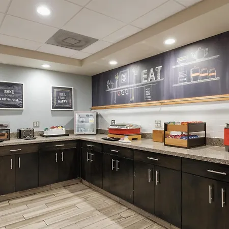 Hampton Inn Harbourgate-2