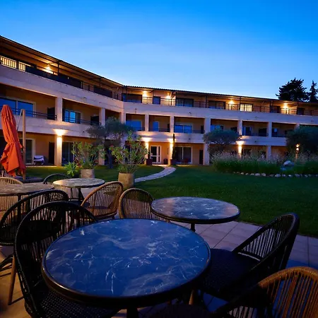 Logis Hotel La Goutte D'eau-3