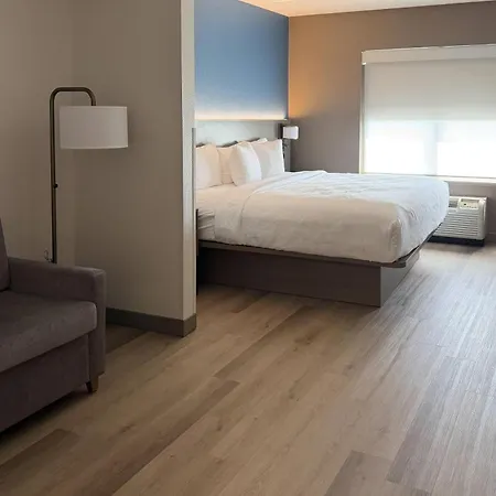 Comfort Inn & Suites Concord - Kannapolis-2
