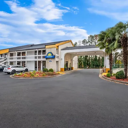 Days Inn By Wyndham Raleigh Midtown-2