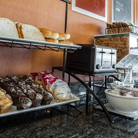 Comfort Inn & Suites Lumberton Central I-95-3