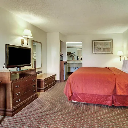 Quality Inn & Suites Clinton - Jackson West-3