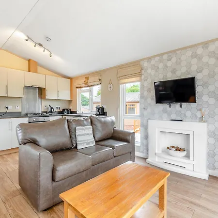 Wigmore Lakes Lodges-3