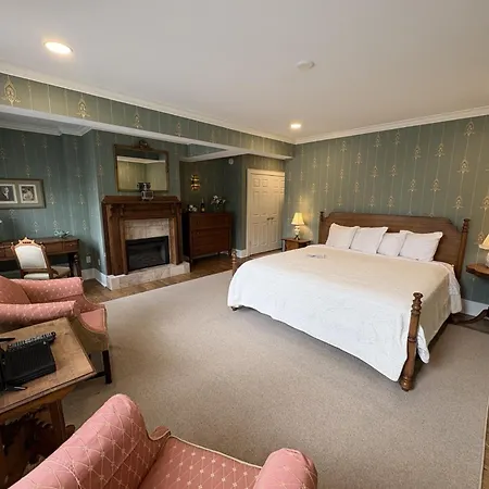 Maplewood Hotel-2