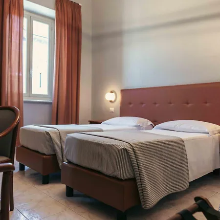 Hotel Italia-2
