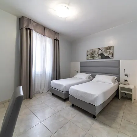 Hotel University-2