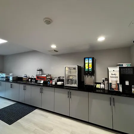 Ramada By Wyndham Kingston-3