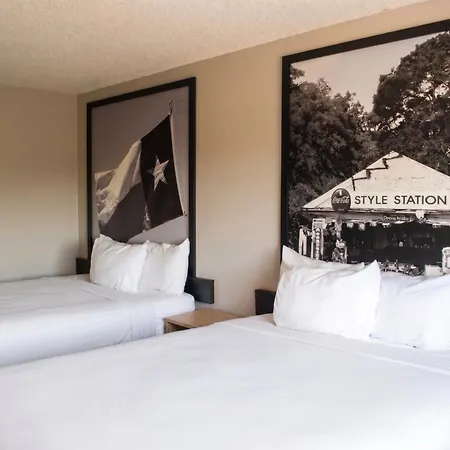 Super 8 By Wyndham Irving Dfw Airport/South-2