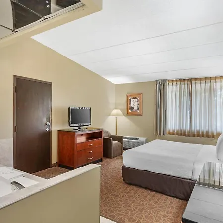 Quality Inn Old Saybrook - Westbrook-3