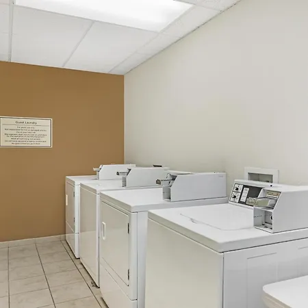 Best Western Plus Chain Of Lakes Inn & Suites-2