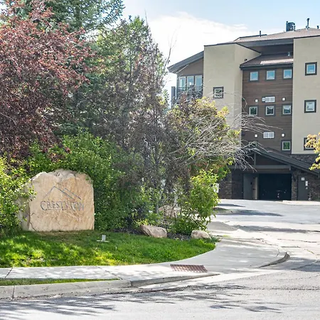 Crestview Condominiums By All Seasons Resort Lodging-3