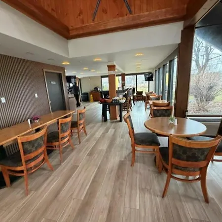 Days Inn By Wyndham Rutland/Killington Area-2