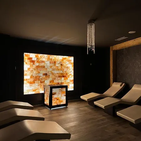 Lady Maria Hotel Wellness & Resort-3