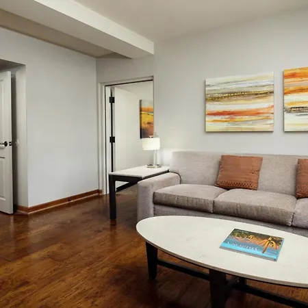 Holiday Inn And Suites Phoenix Airport North By Ihg-2