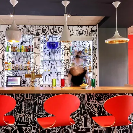 Ibis Orange Sud-2