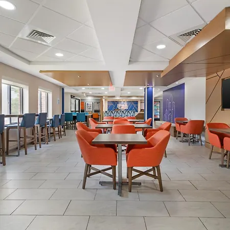 Holiday Inn Express Biddeford By Ihg-2