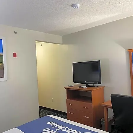 Days Inn & Suites By Wyndham Cambridge-3