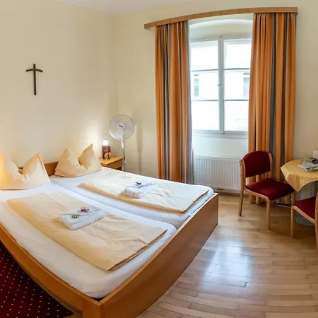 Gästehaus im Priesterseminar Salzburg-2