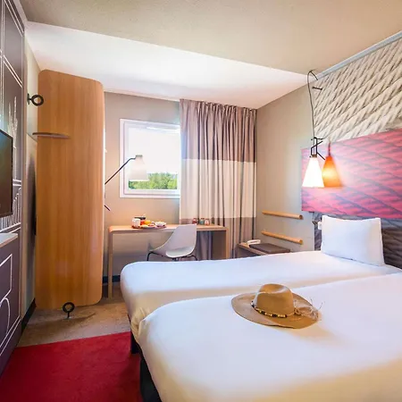 Ibis Bordeaux Centre Bastide-2