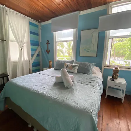 Islander House On Rocky Cay Beach-3