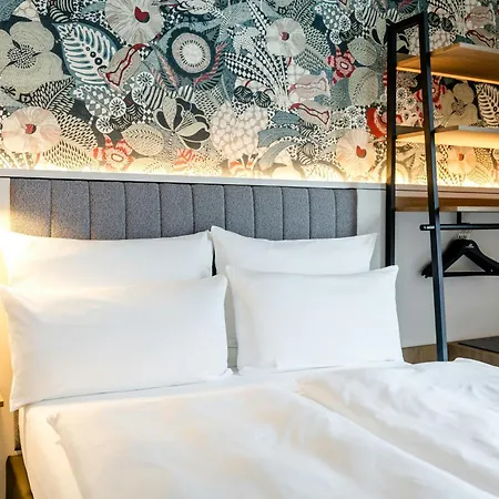 Motel One Amsterdam-2