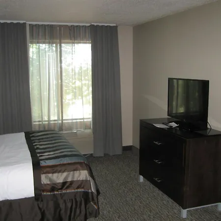 Wingate By Wyndham Fargo-3