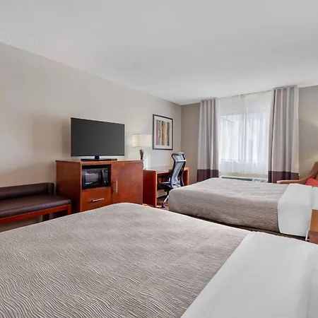 Quality Inn Saint Ignace I-75-2