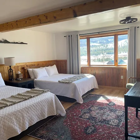 Lava Mountain Lodge-3