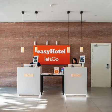 Easyhotel Barcelona Fira-3